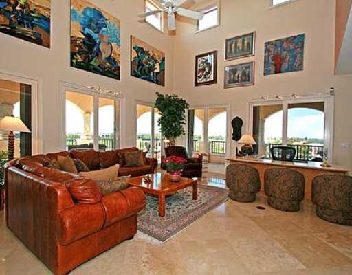 Living room with high ceiling