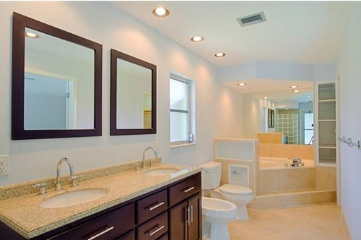 Spacious bathroom with all amenities in Fort Myers